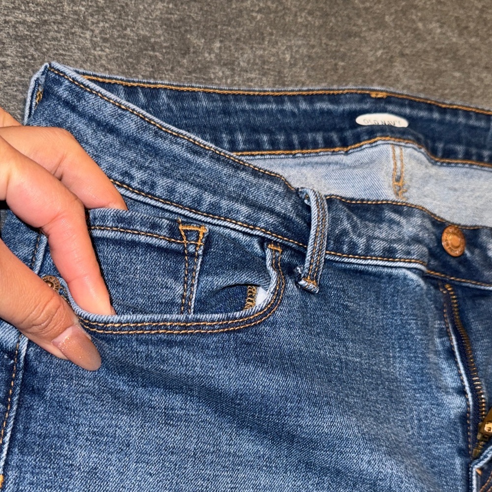 Old Navy- Women’s Blue Denim Cuffed Bermuda Shorts Size 8 - Picture 14 of 14